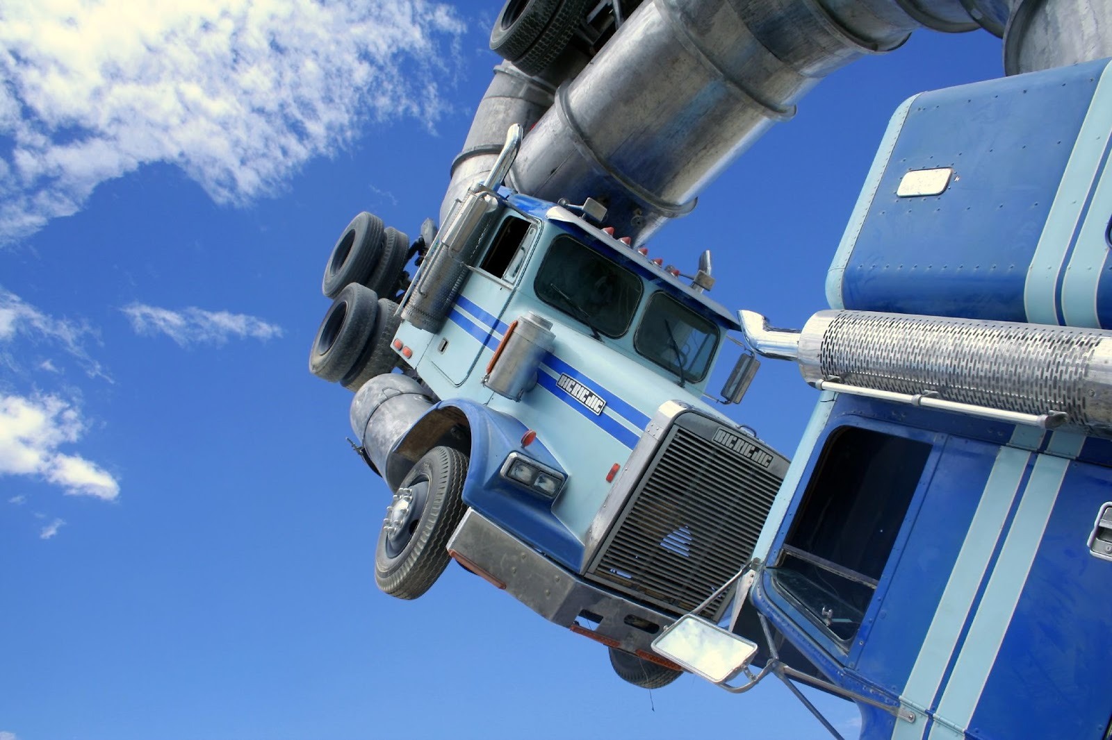 Big Rig Jig sculpture just outside Las Vegas against a blue sky